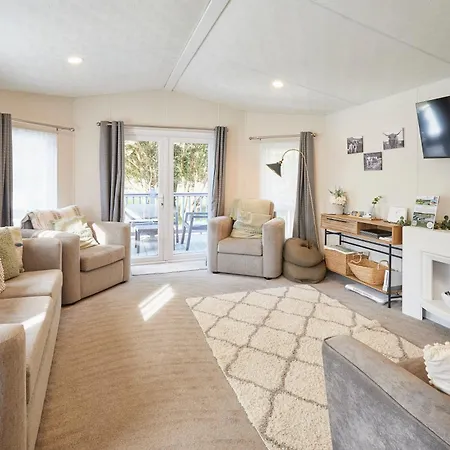 度假居 Pine With Hot Tub *