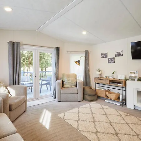 Pine With Hot Tub 度假居 约克