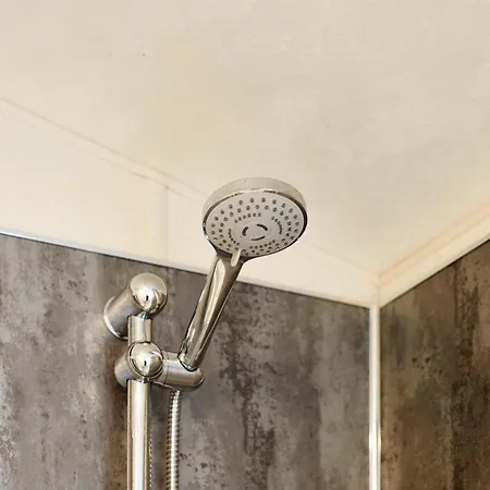 度假居 Pine With Hot Tub