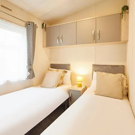 Holiday home Pine With Hot Tub