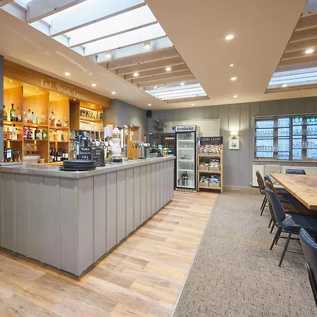 度假居 Pine With Hot Tub *